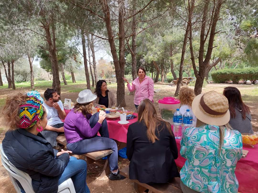 סדנאות המשלבות משימות מגוונות בשטח (צילום, תרגילי שטח, דינמיקה ועוד) לגיבוש והעשרה